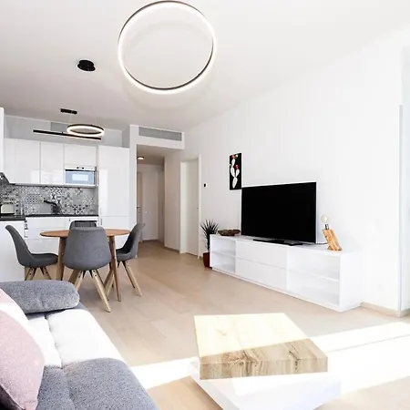 -sky House-domuses Apartments- Luxurious With Parking *