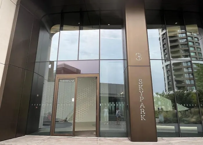 -sky House-domuses Apartments- Luxurious With Parking 브라티슬라바