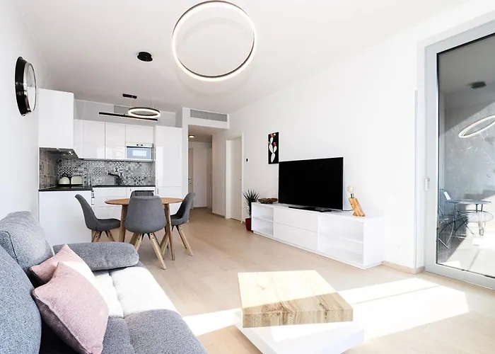 -sky House-domuses Apartments- Luxurious With Parking *