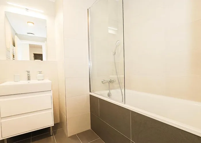 Apartment -sky House-domuses Apartments- Luxurious With Parking